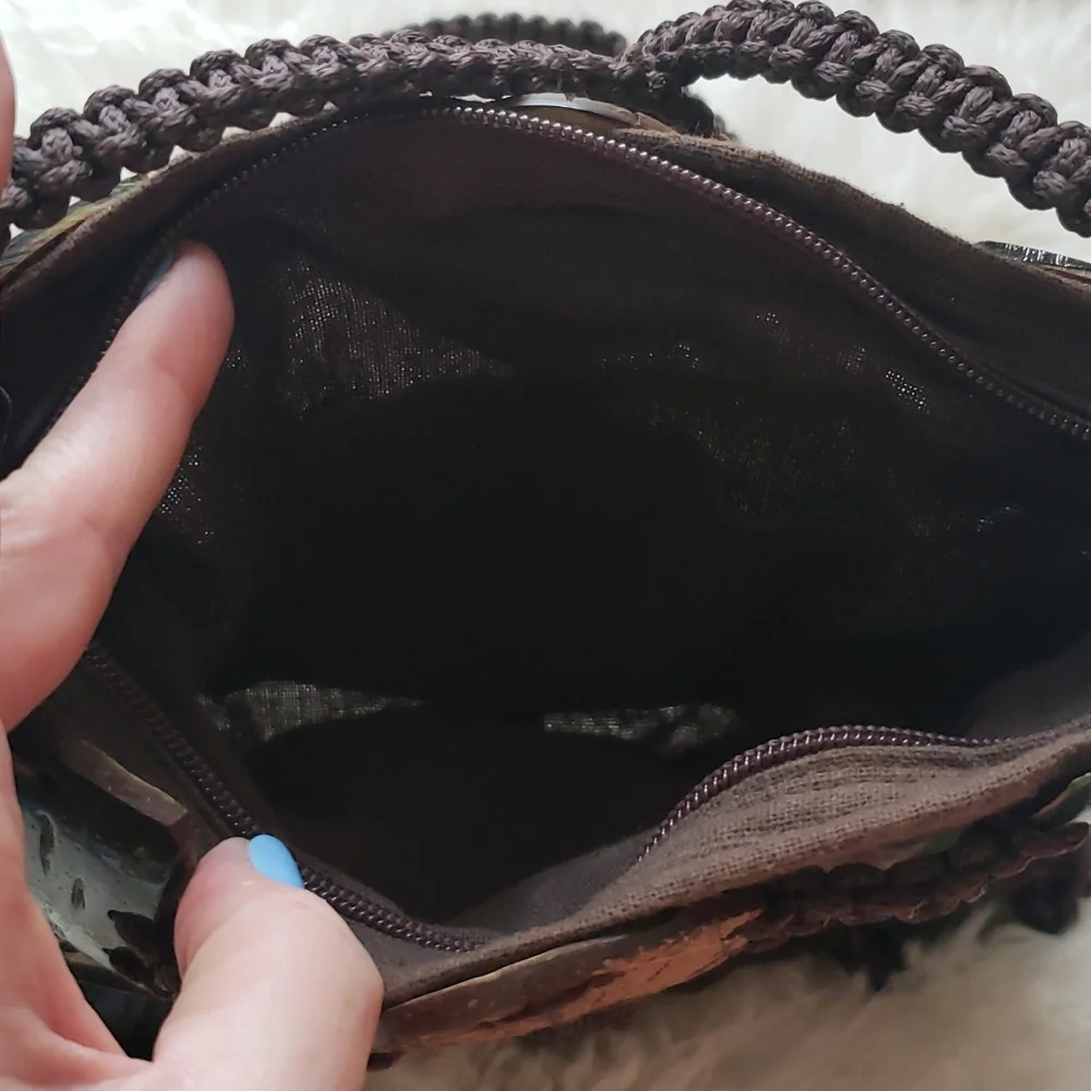 Coconut Shell Purse - Picture 3 of 9